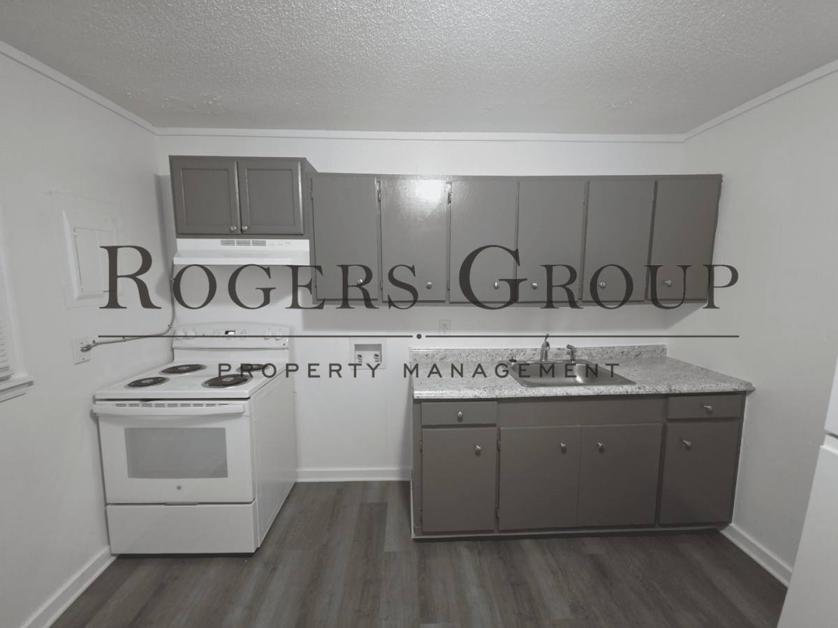 Apartment for rent at 992-994 Hughes St, Henderson, NC 27536