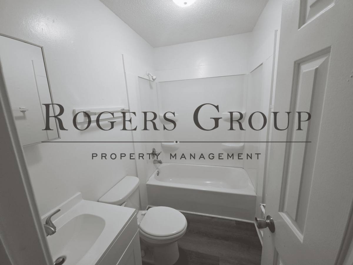 Apartment for rent at 992-994 Hughes St, Henderson, NC 27536