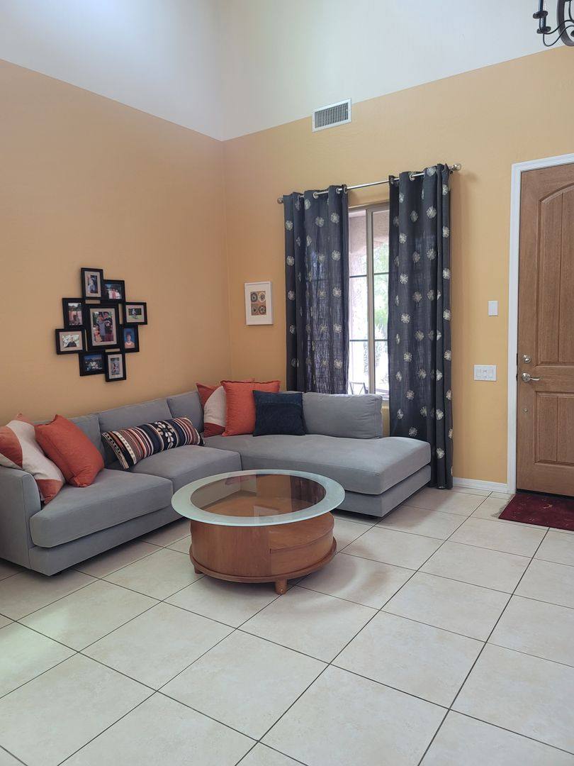 House for rent at 3826 E Cat Balue Dr, Phoenix, AZ 85050
