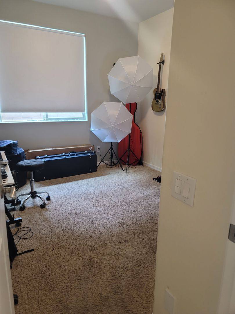 House for rent at 3826 E Cat Balue Dr, Phoenix, AZ 85050