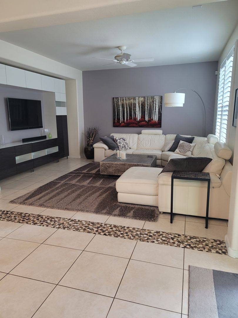 House for rent at 3826 E Cat Balue Dr, Phoenix, AZ 85050
