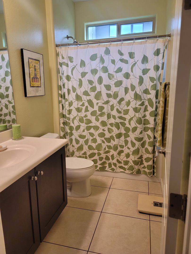 House for rent at 3826 E Cat Balue Dr, Phoenix, AZ 85050