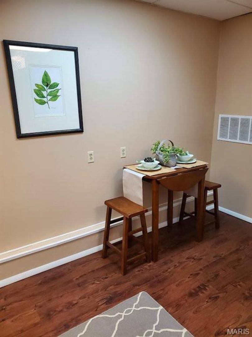 Apartment for rent at 2761-2765 Gravois Ave, Saint Louis, MO 63118
