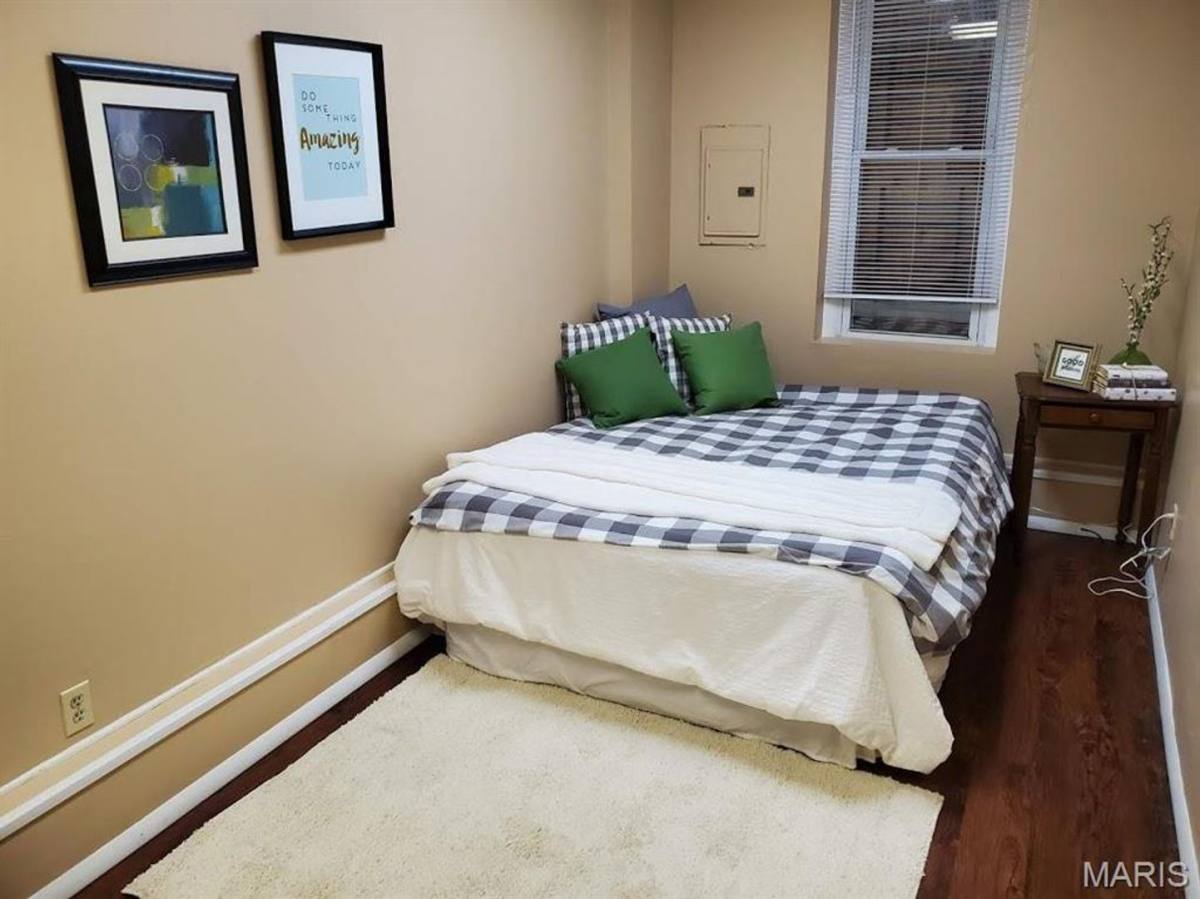 Apartment for rent at 2761-2765 Gravois Ave, Saint Louis, MO 63118