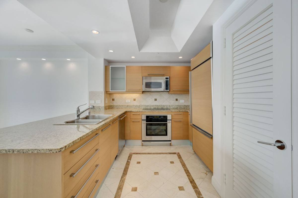 Apartment for rent at 322 Karen Ave, Las Vegas, NV 89109