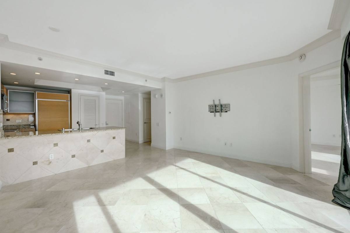 Apartment for rent at 322 Karen Ave, Las Vegas, NV 89109