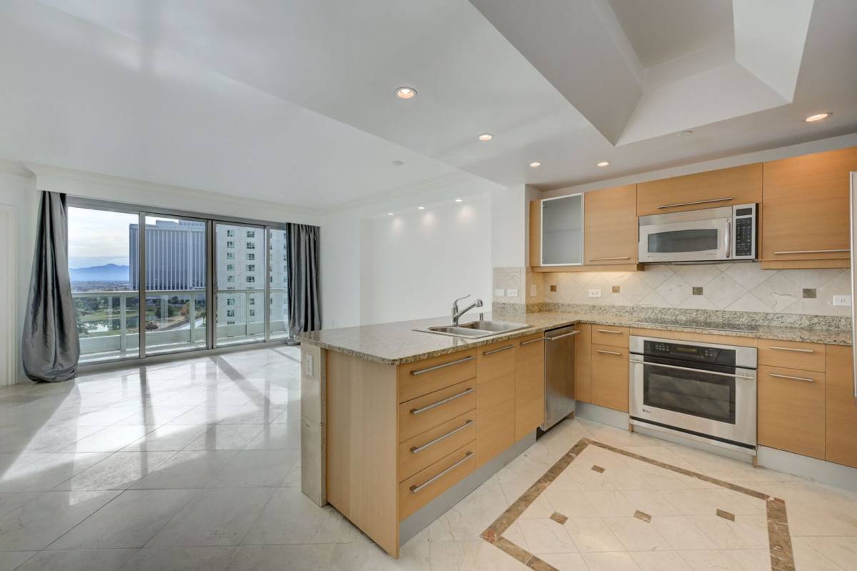 Apartment for rent at 322 Karen Ave, Las Vegas, NV 89109