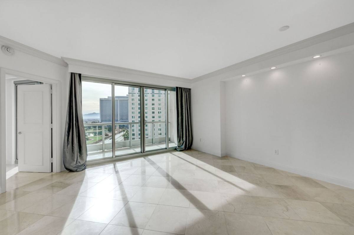 Apartment for rent at 322 Karen Ave, Las Vegas, NV 89109
