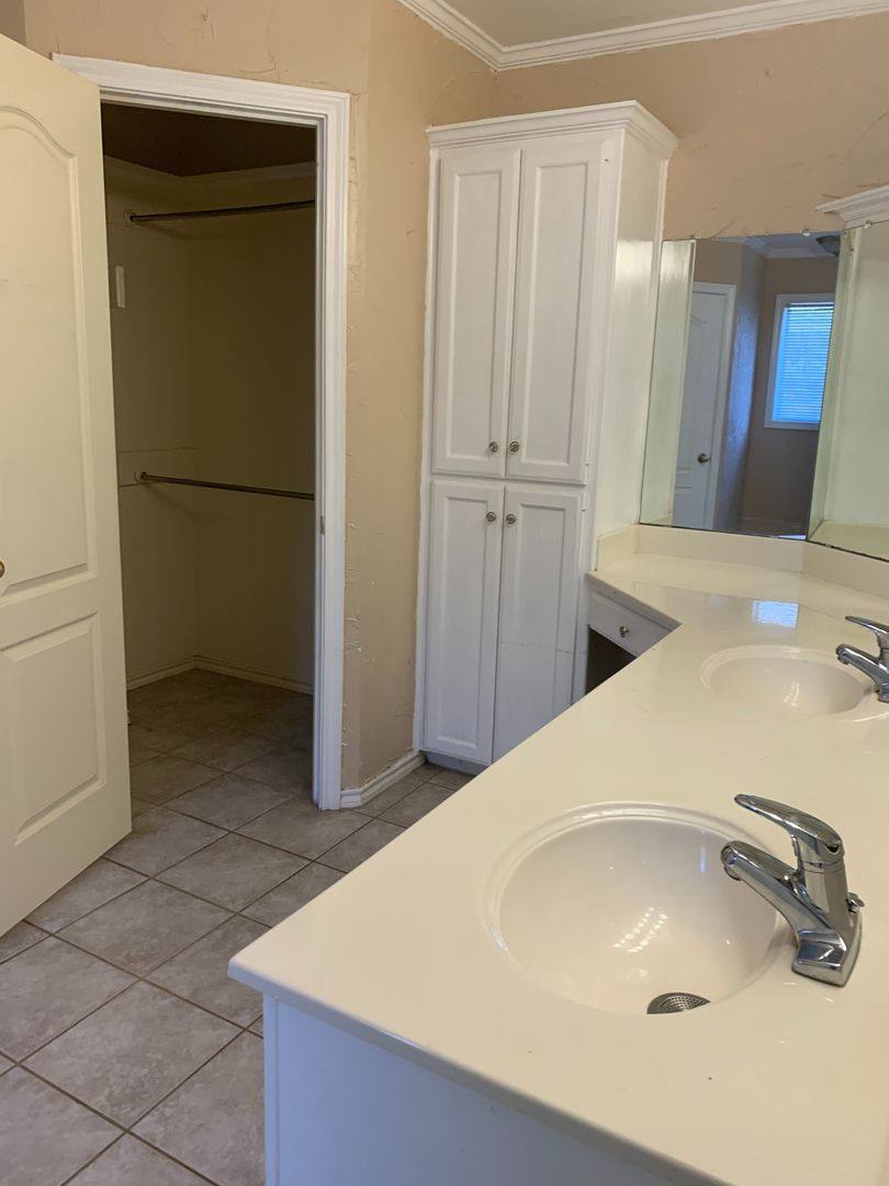 House for rent at 1915 76th St, Lubbock, TX 79423