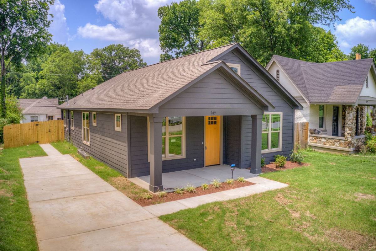 House for rent at 909 N Avalon St, Memphis, TN 38107