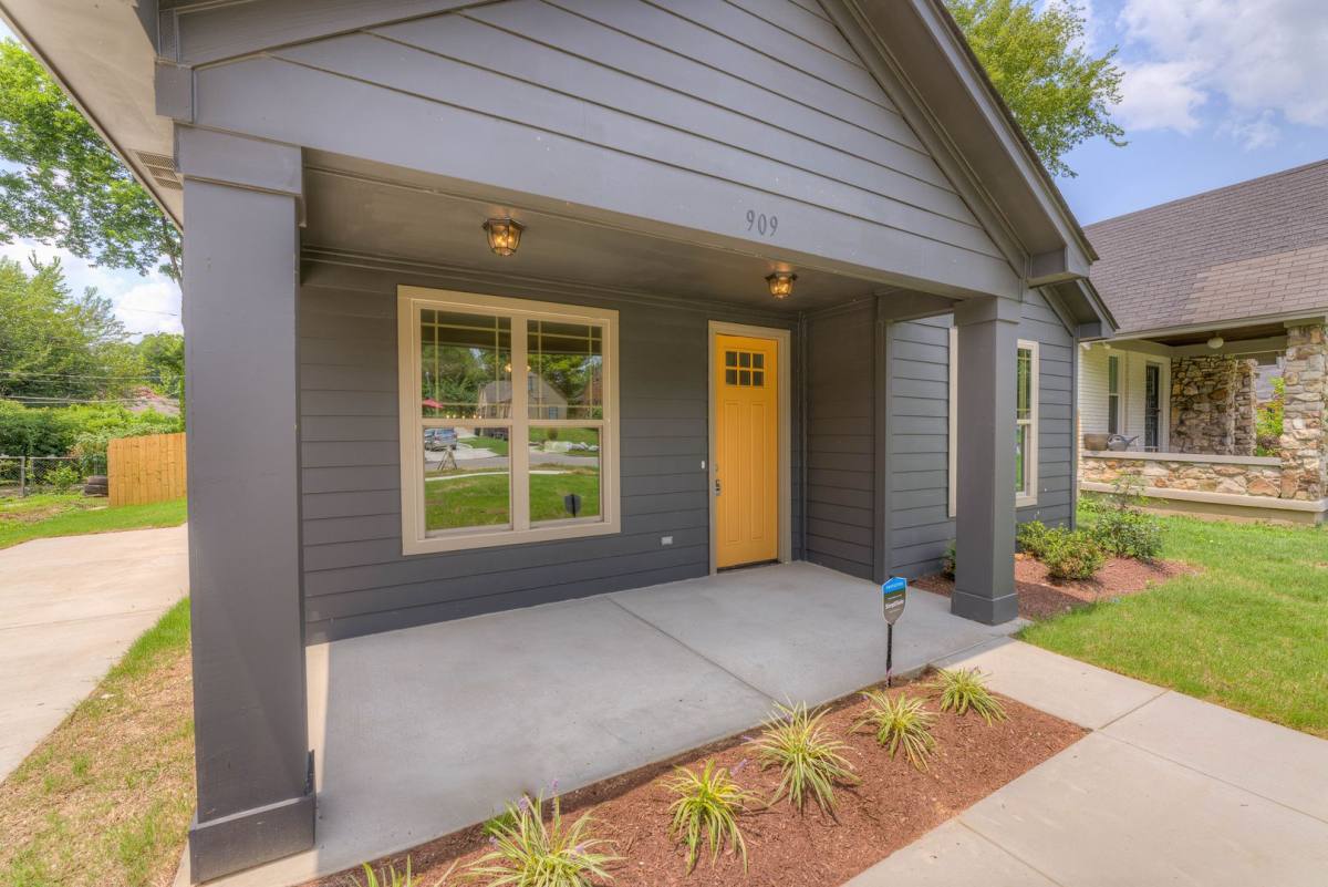 House for rent at 909 N Avalon St, Memphis, TN 38107