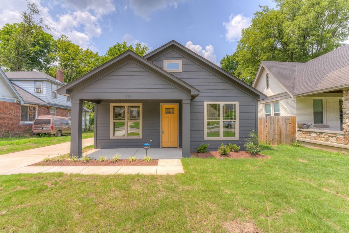 House for rent at 909 N Avalon St, Memphis, TN 38107