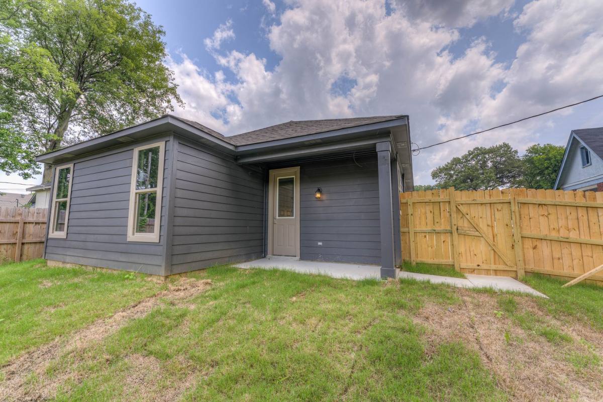 House for rent at 909 N Avalon St, Memphis, TN 38107