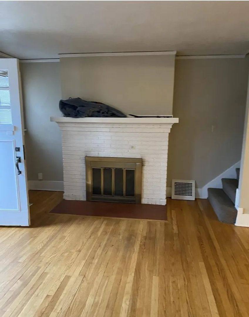 Apartment for rent at 4918-4920 California St, Omaha, NE 68132