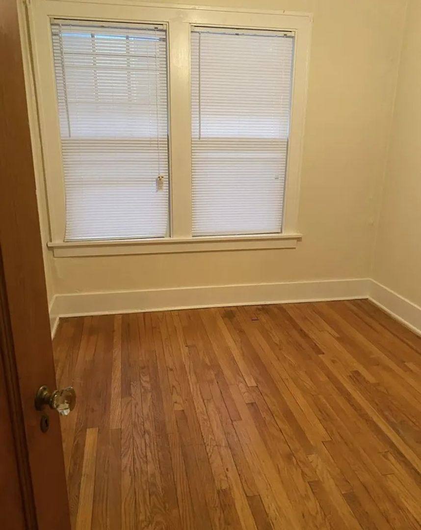 Apartment for rent at 4918-4920 California St, Omaha, NE 68132