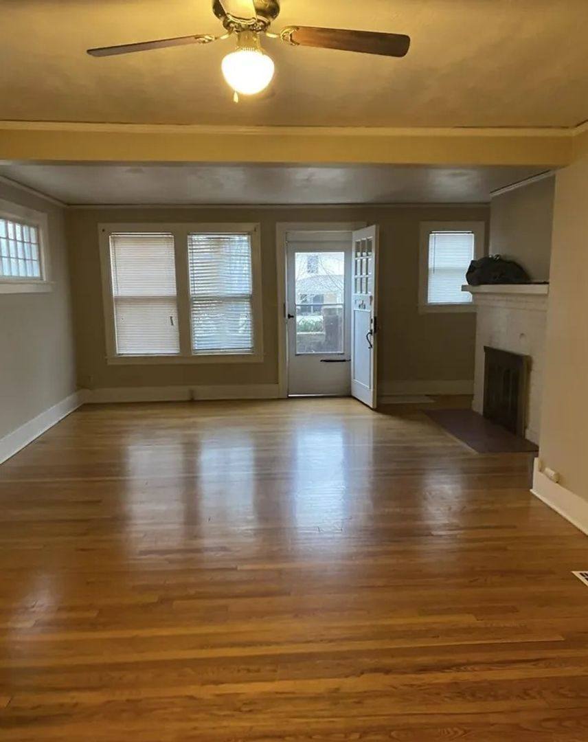 Apartment for rent at 4918-4920 California St, Omaha, NE 68132