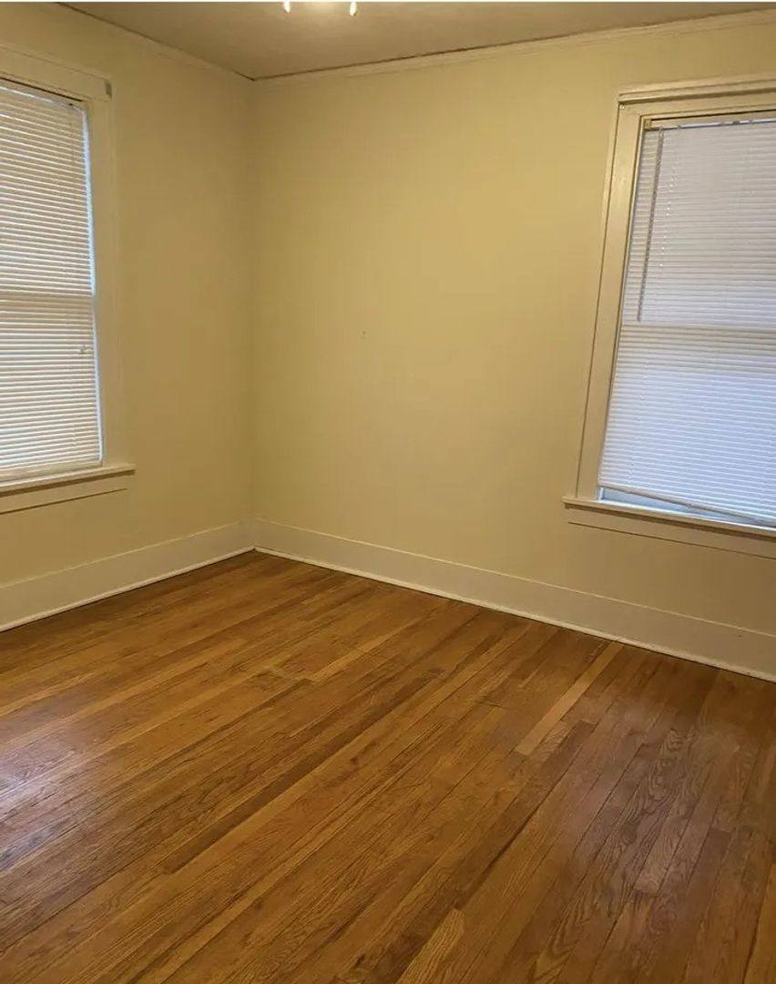 Apartment for rent at 4918-4920 California St, Omaha, NE 68132