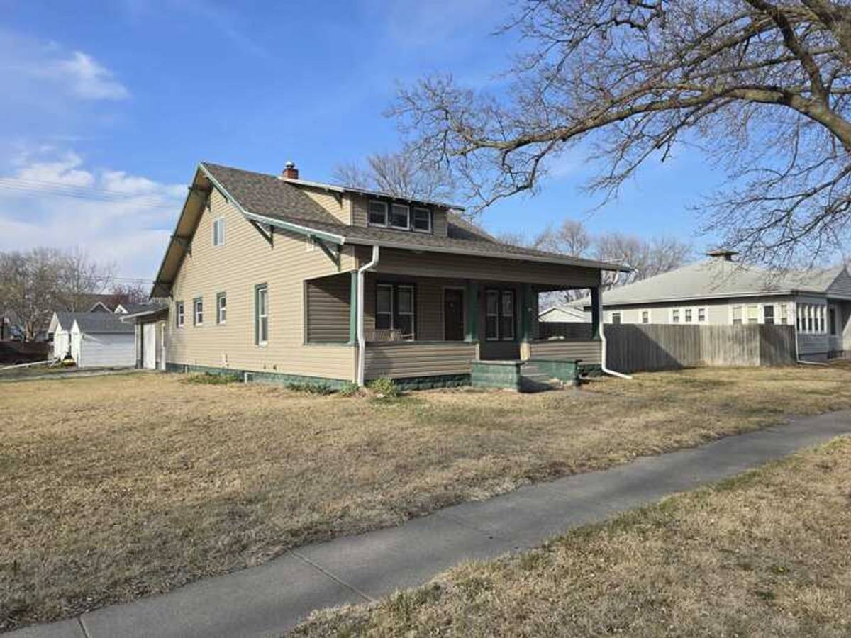 House for rent at 312 W 9th St, Wood River, NE 68883