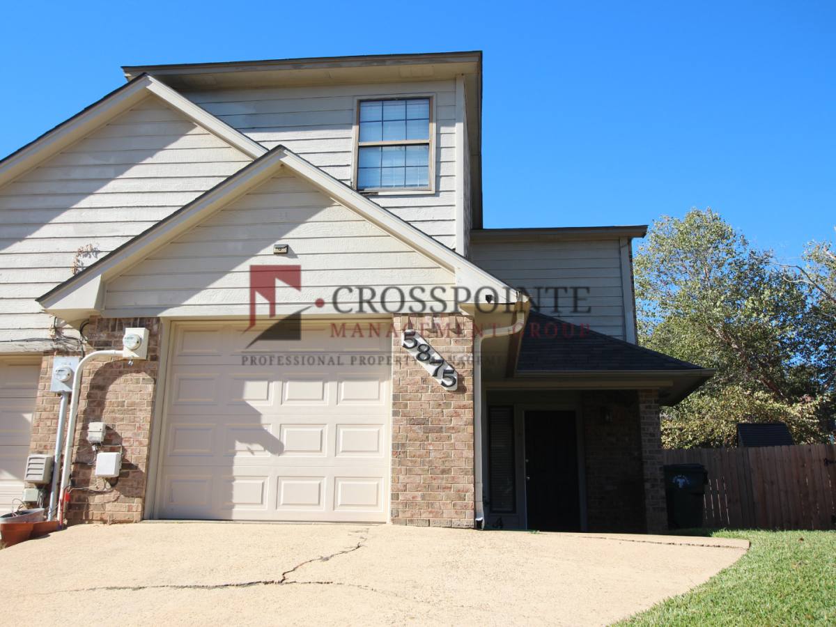 Townhouse for rent at 5875 Creek Side Circle, Tyler, TX 75703