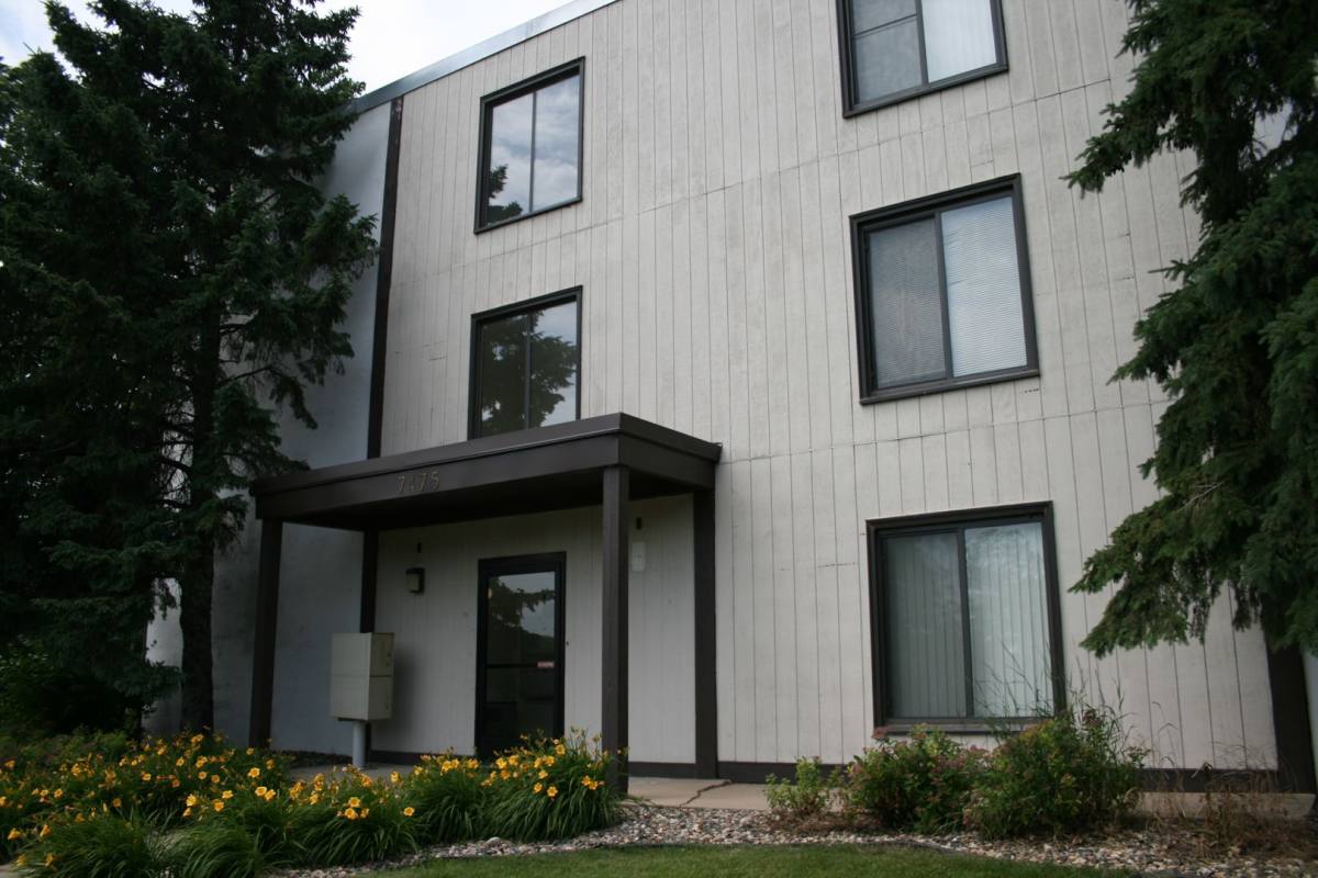 Apartment for rent at 7475 W 123rd St, Saint Paul, MN 55124