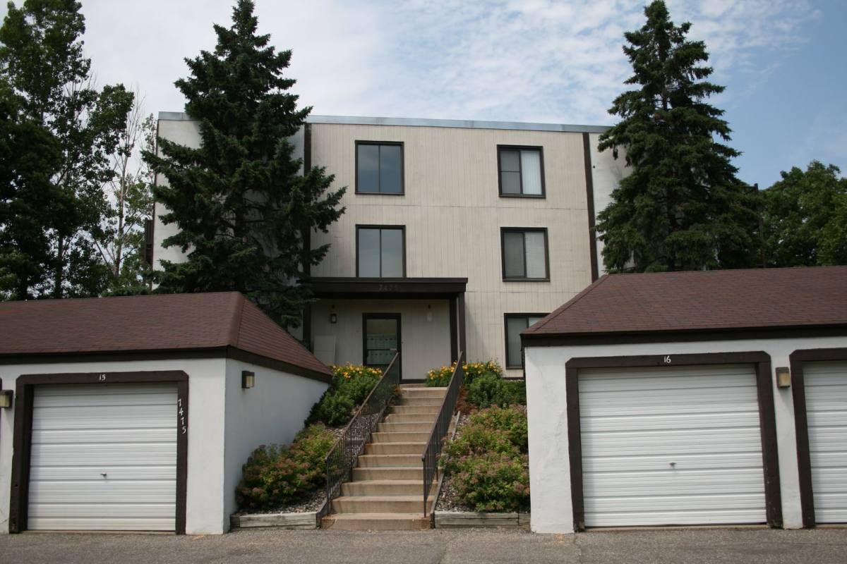 Apartment for rent at 7475 W 123rd St, Saint Paul, MN 55124
