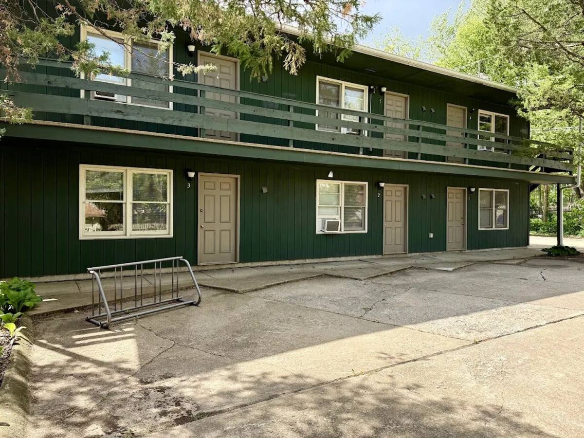 Apartment for rent at 516 Church St, Iowa City, IA 52245