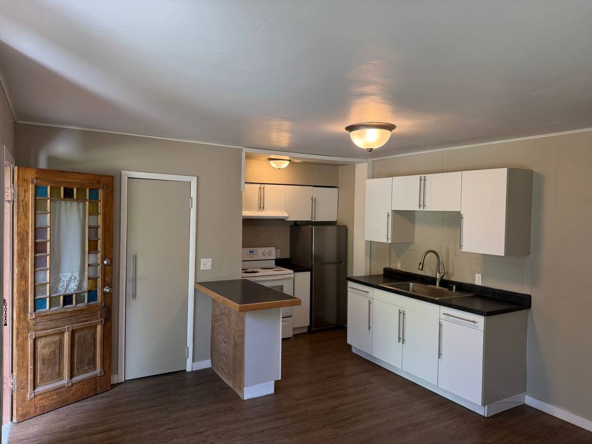 Apartment for rent at 516 Church St, Iowa City, IA 52245