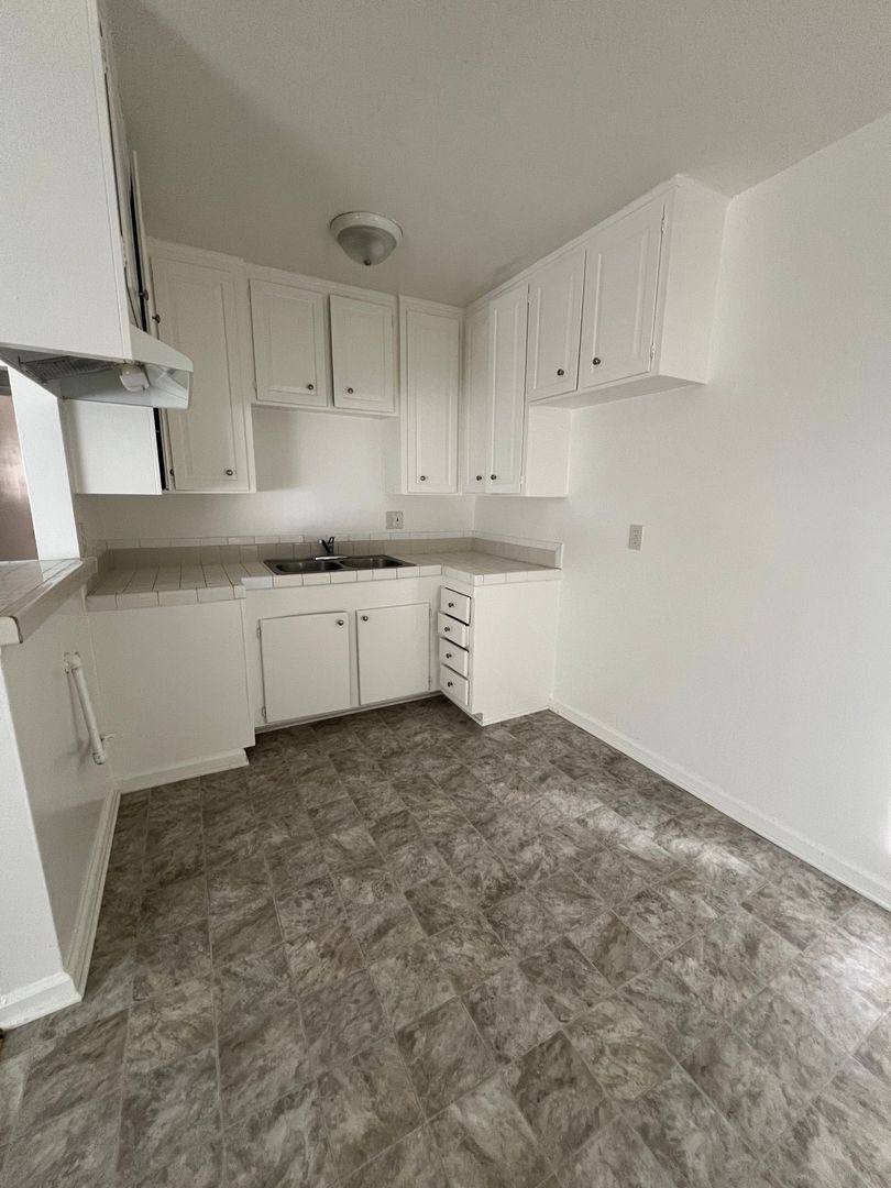 Apartment for rent at 14040 Orizaba Ave, Paramount, CA 90723