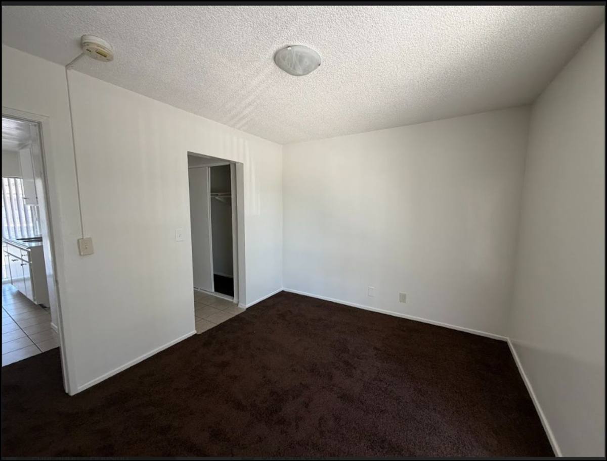 Apartment for rent at 500 E Poppy St, Long Beach, CA 90805