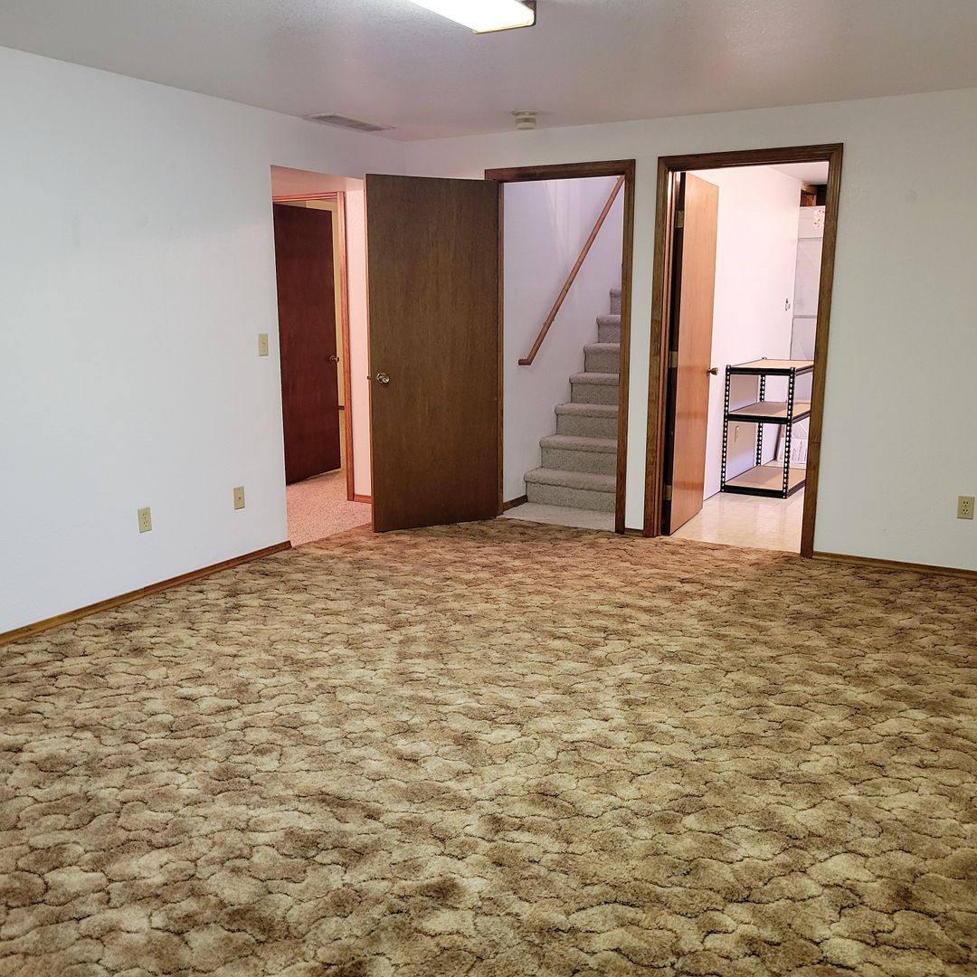 House for rent at 1013 Wiloma Dr, Billings, MT 59105