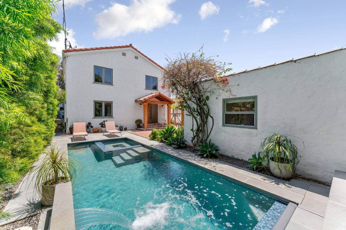 House for rent at 2231 Overland Ave, Los Angeles, CA 90064
