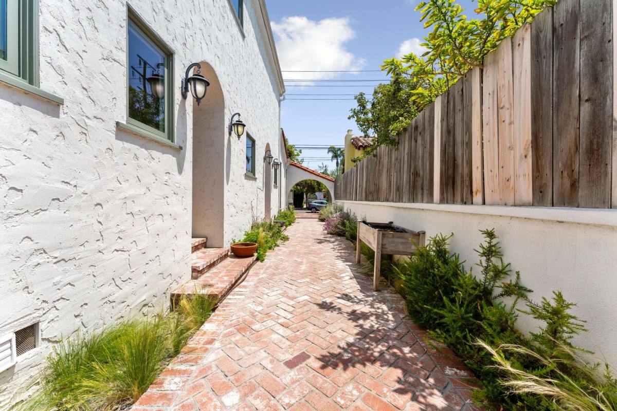 House for rent at 2231 Overland Ave, Los Angeles, CA 90064
