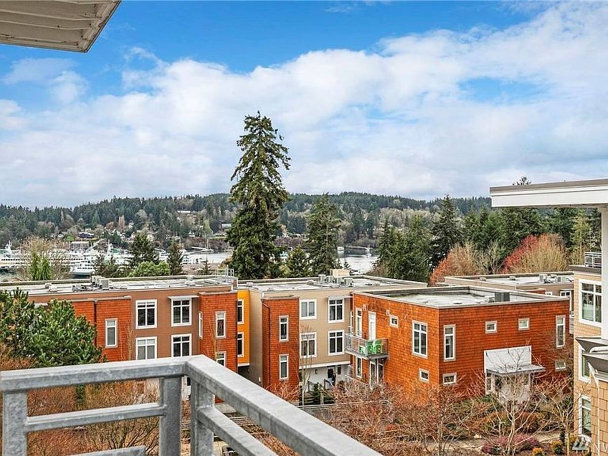 Apartment for rent at 180 Harbor Square Loop NE, Bainbridge Island, WA 98110