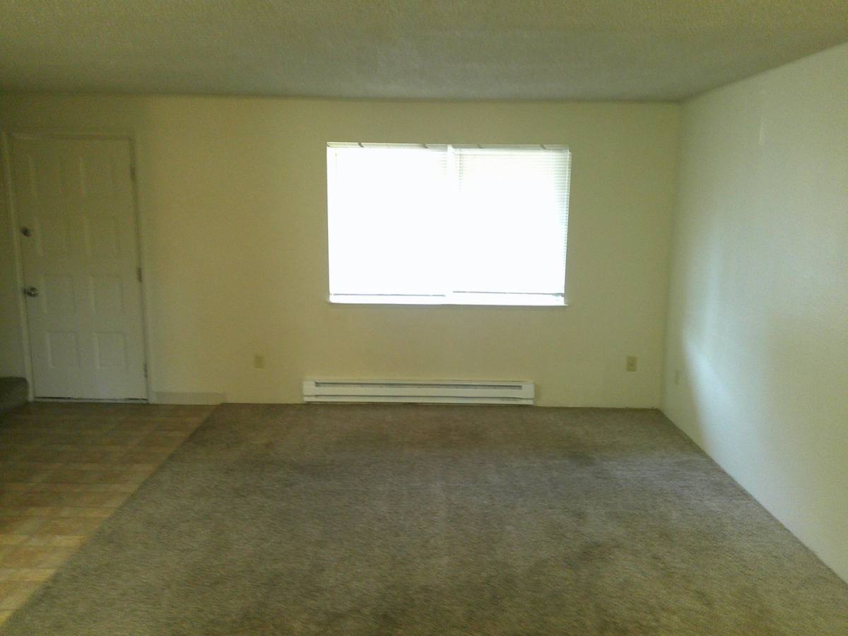 Apartment for rent at 636 Northwood Dr, Medford, OR 97504