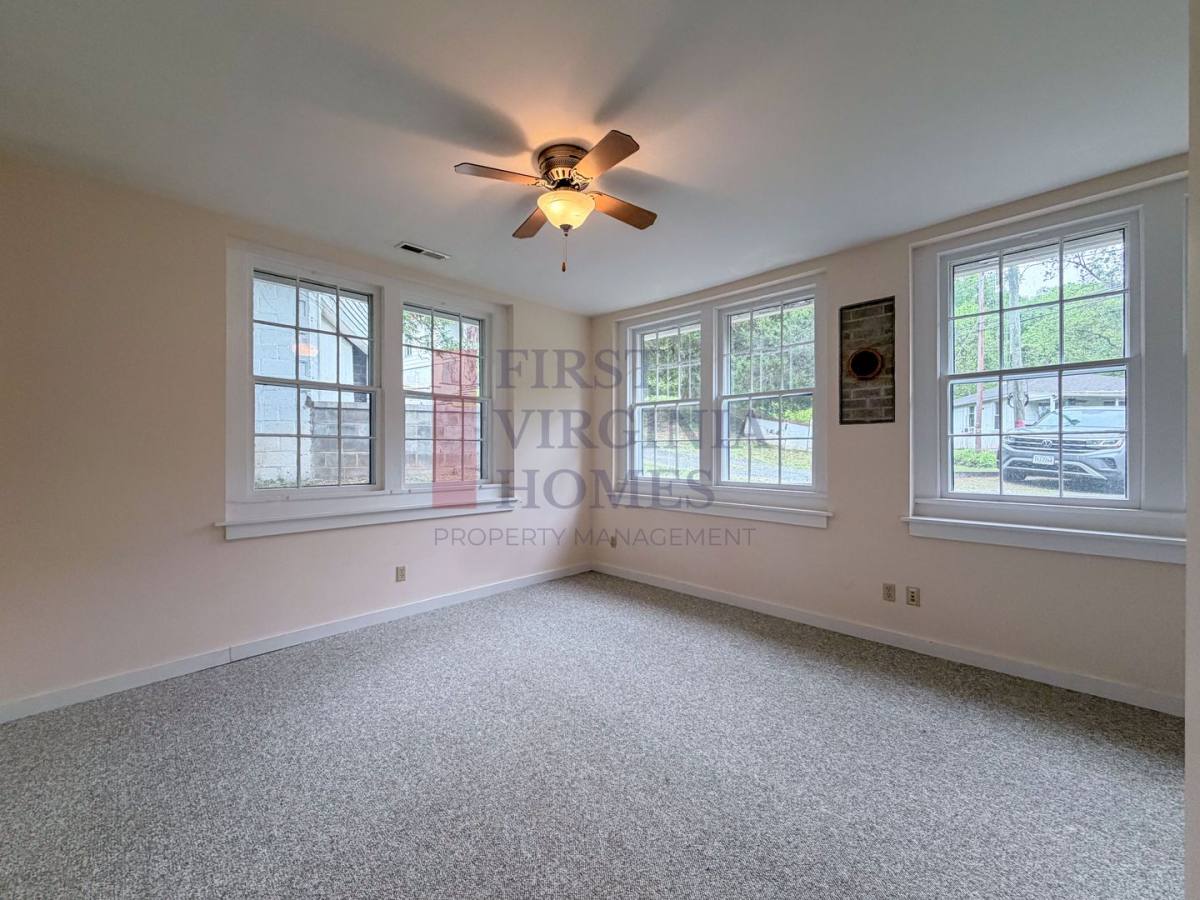 House for rent at 730 Canal St, Scottsville, VA 24590