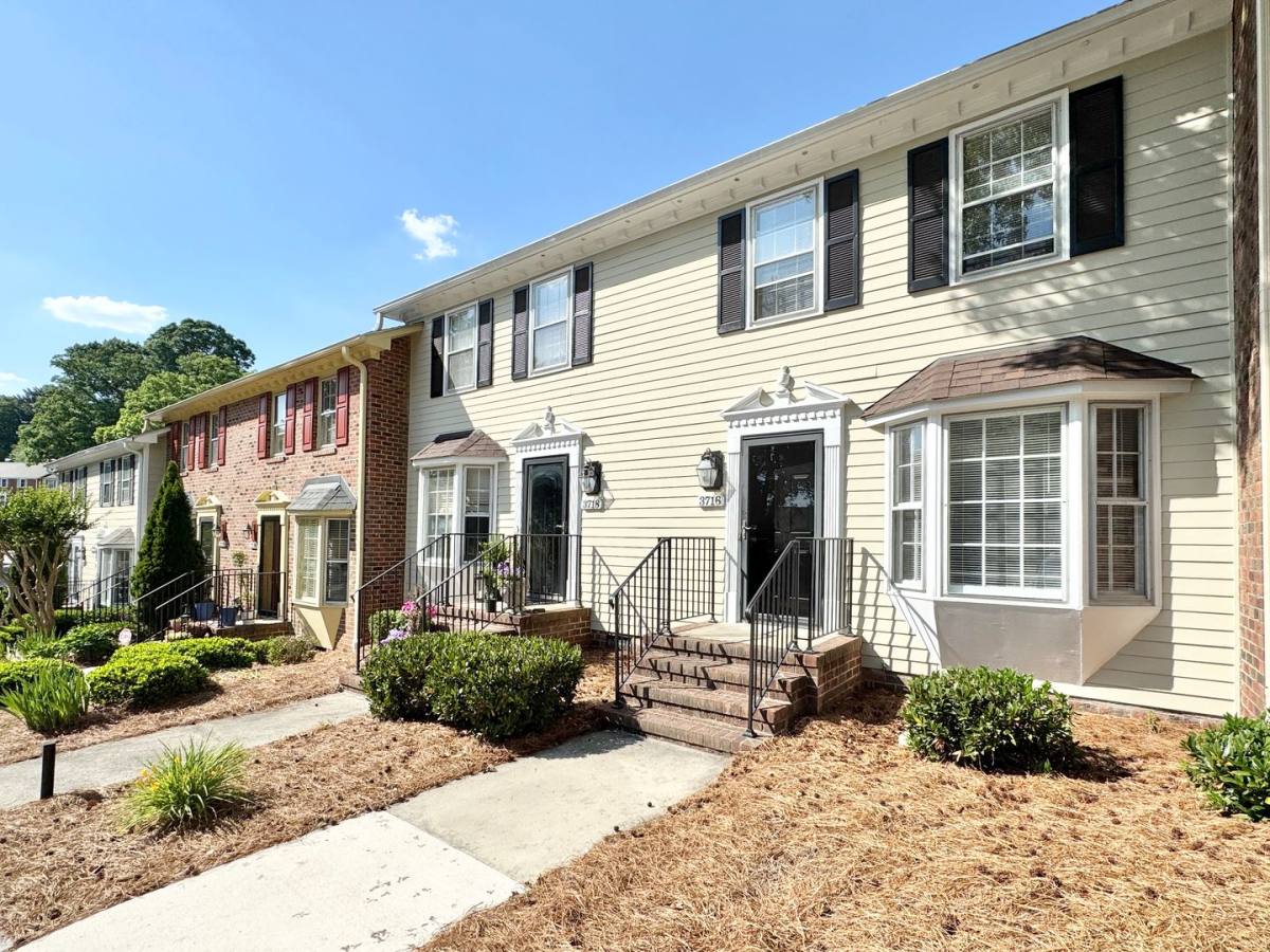 Townhouse for rent at 3716 Greenes Crossing, Greensboro, NC 27410