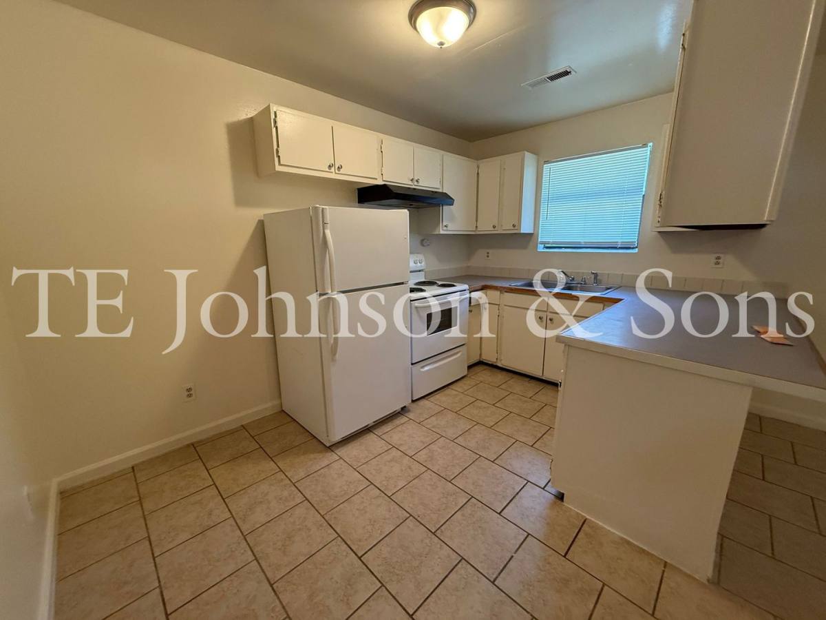 Apartment for rent at 1606 Oak Croft Dr #D, Winston Salem, NC 27107