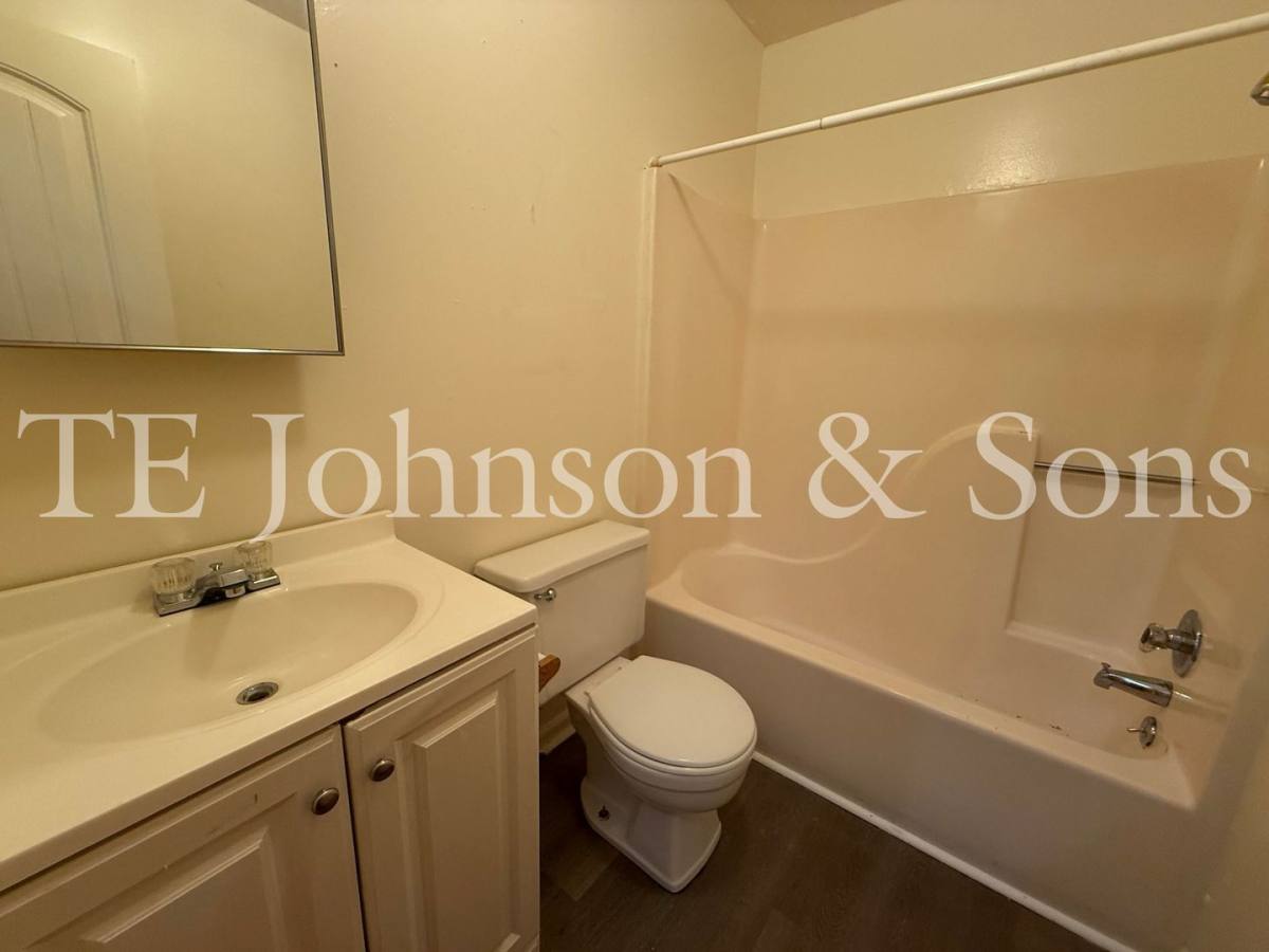 Apartment for rent at 1606 Oak Croft Dr #D, Winston Salem, NC 27107