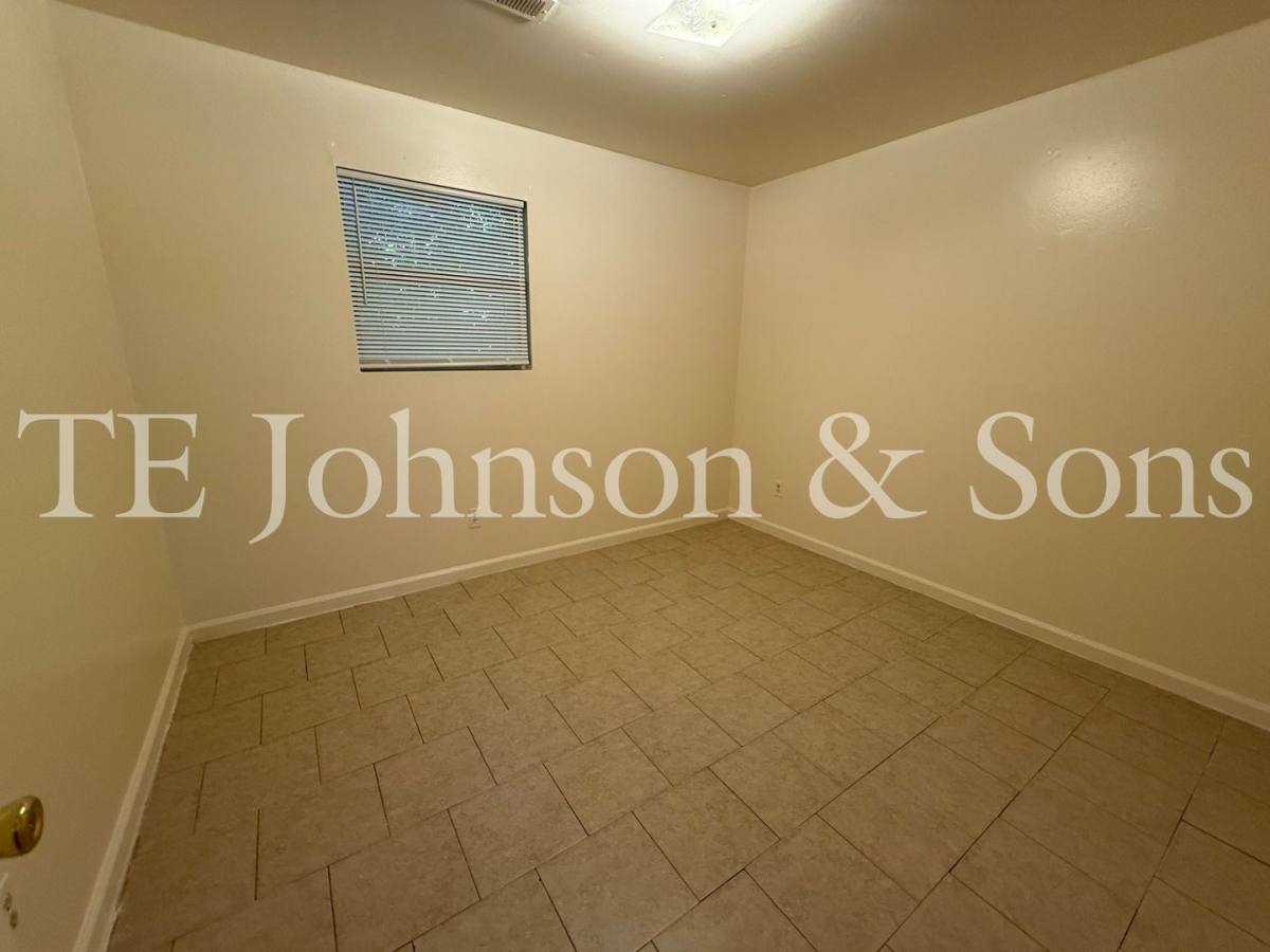Apartment for rent at 1606 Oak Croft Dr #D, Winston Salem, NC 27107