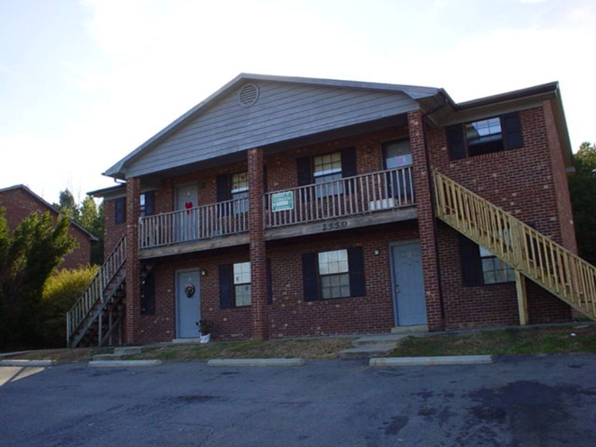 Apartment for rent at 1606 Oak Croft Dr #D, Winston Salem, NC 27107