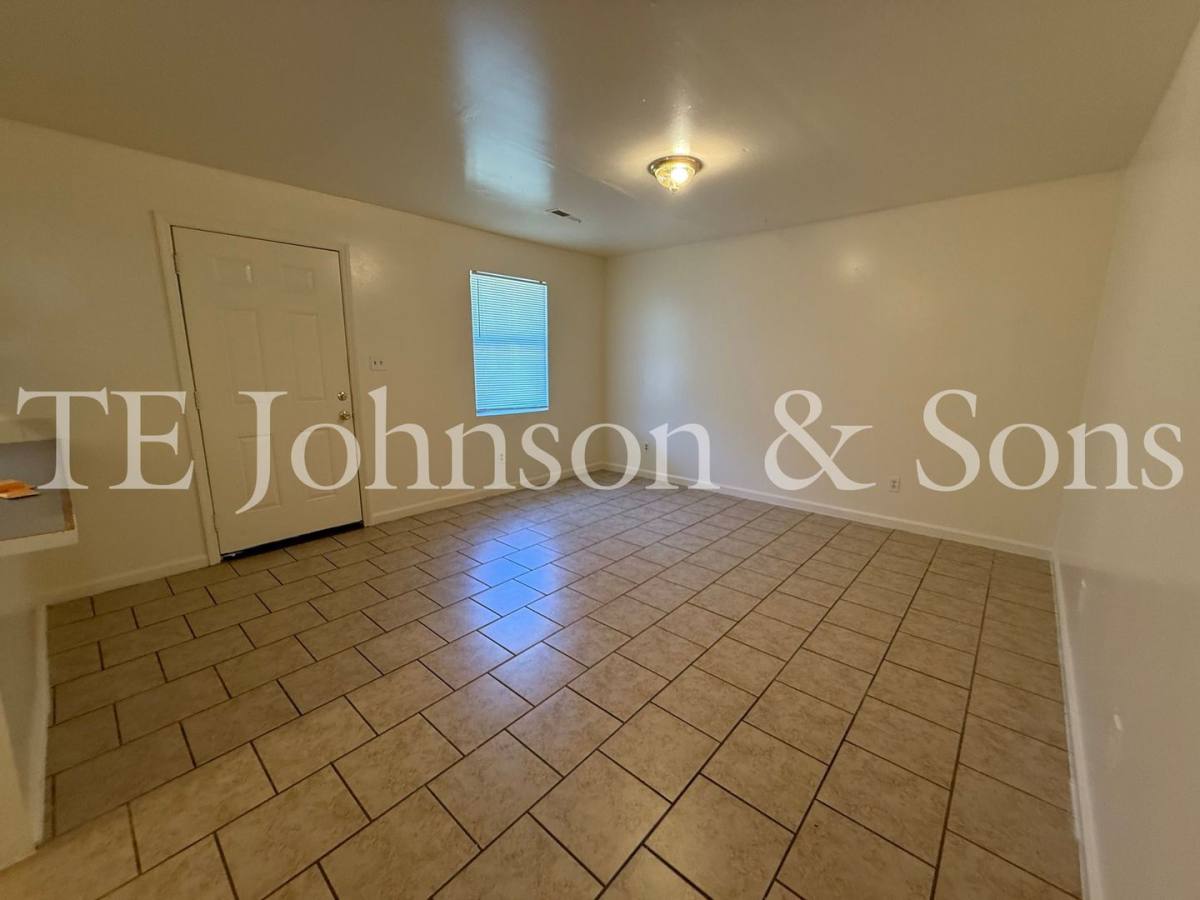 Apartment for rent at 1606 Oak Croft Dr #D, Winston Salem, NC 27107