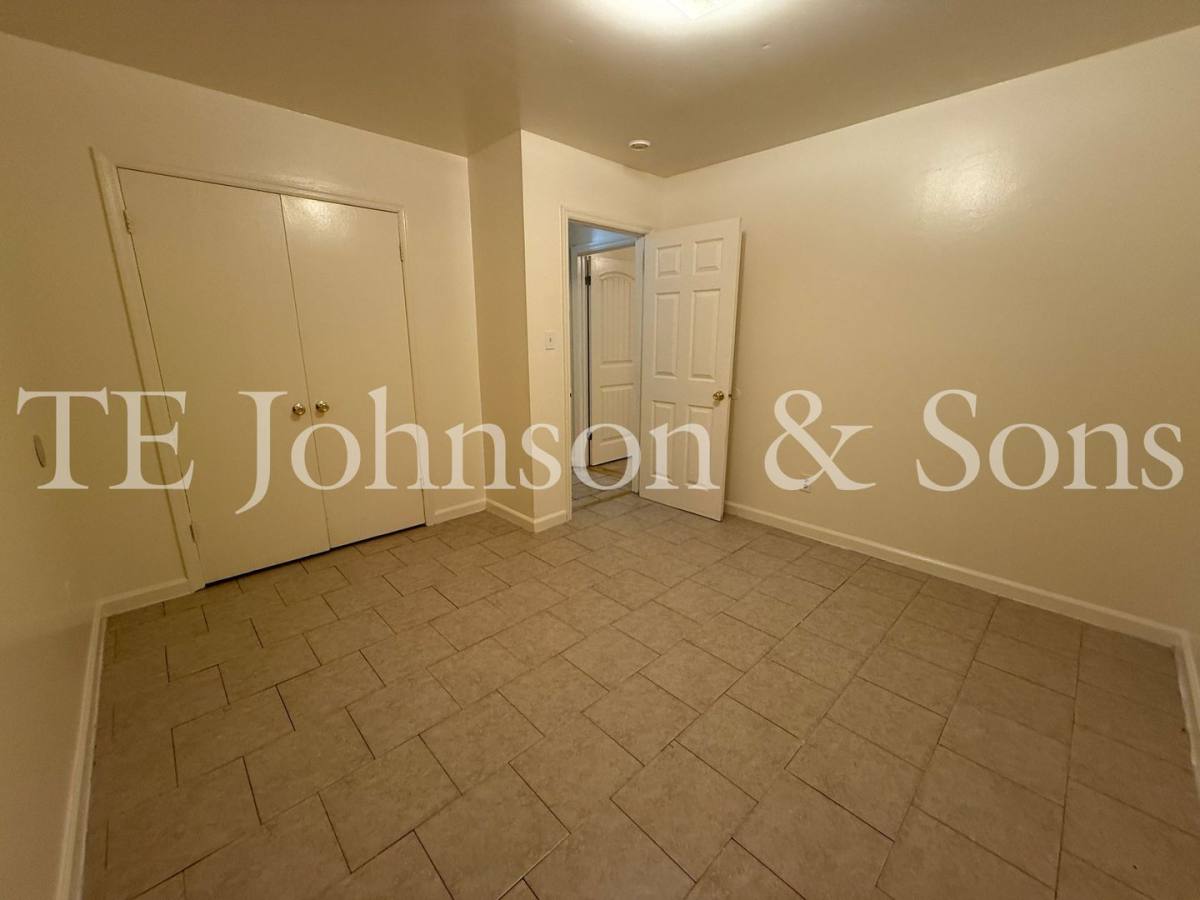 Apartment for rent at 1606 Oak Croft Dr #D, Winston Salem, NC 27107