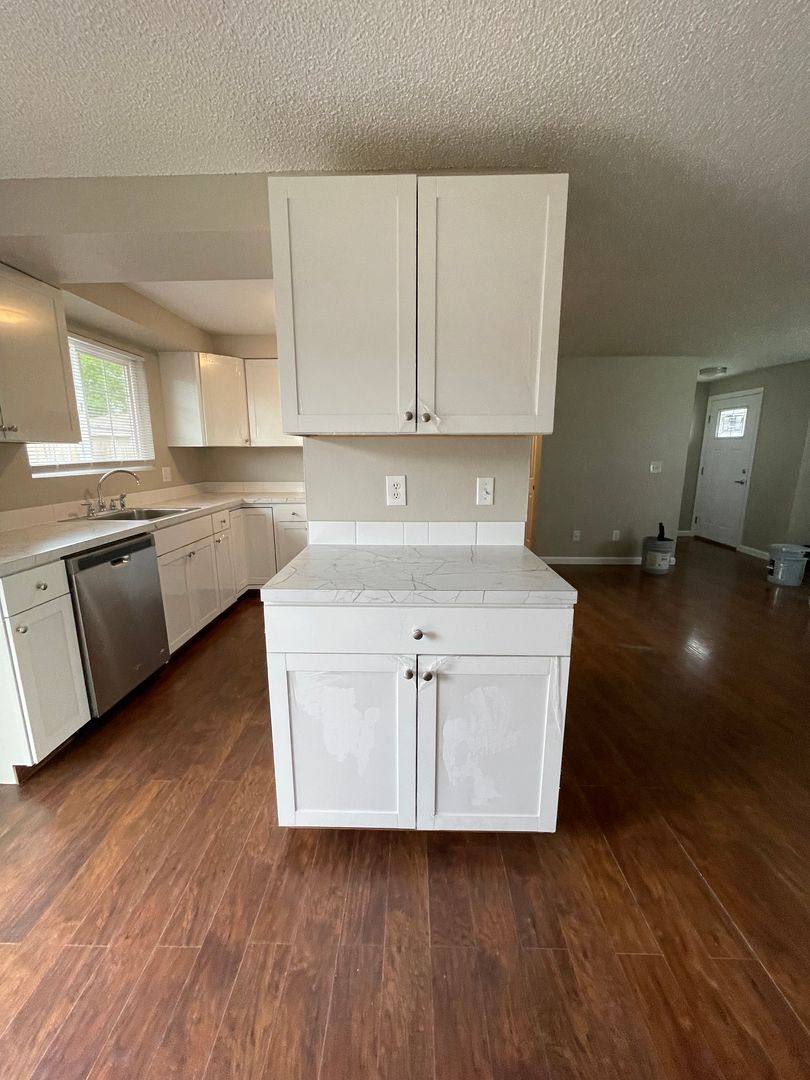 Apartment for rent at 5001 Pacific Blvd Sw, Office, Albany, OR 97321