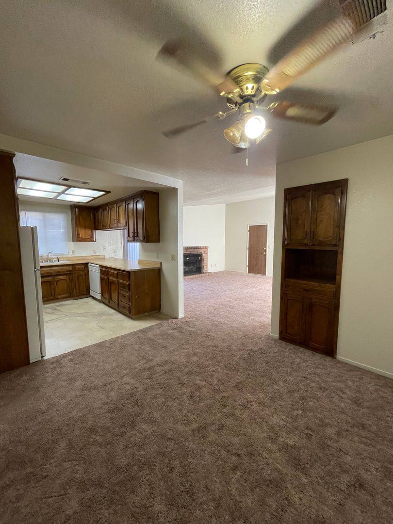 Townhouse for rent at 616 W Yosemite, Merced, CA 95340