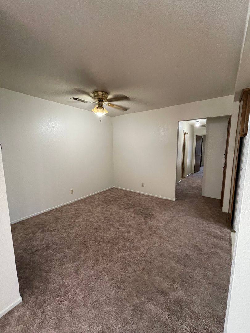 Townhouse for rent at 616 W Yosemite, Merced, CA 95340