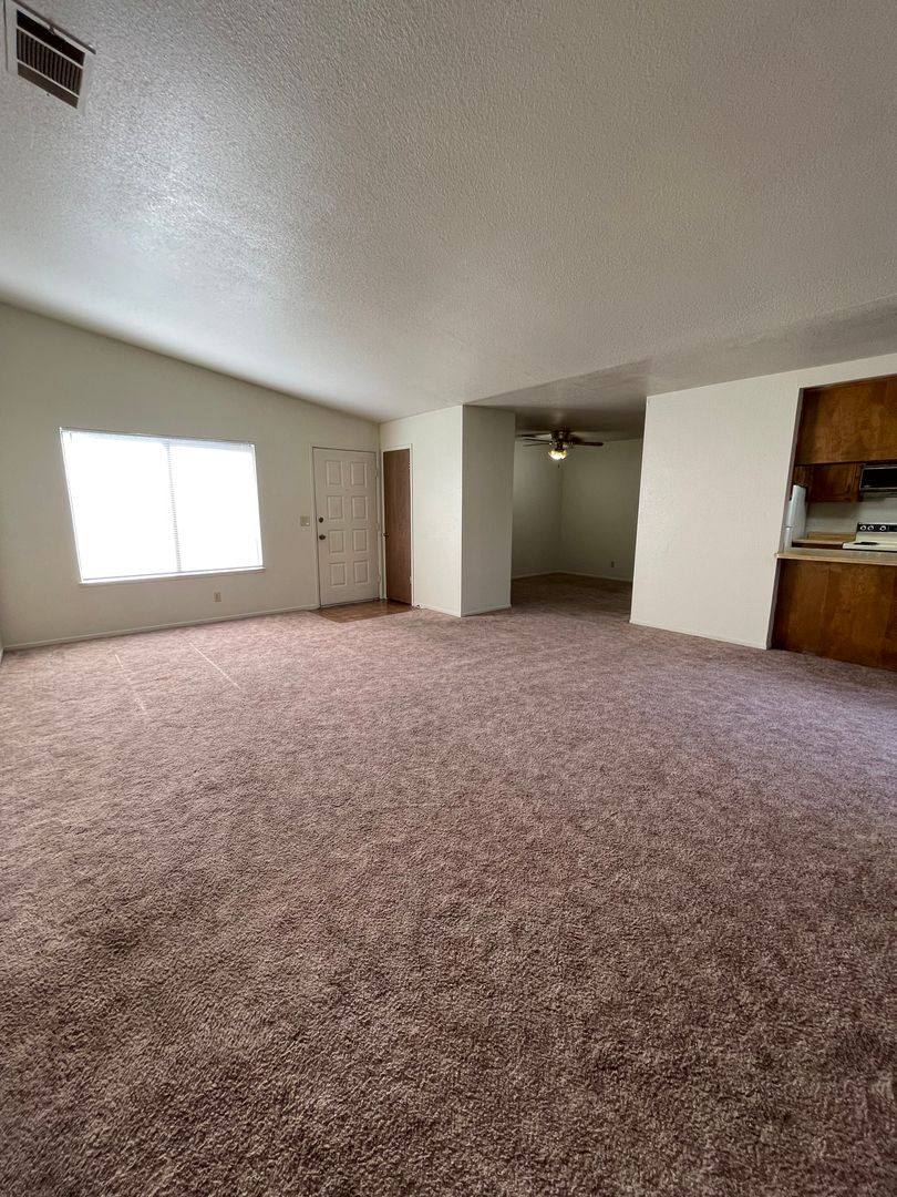 Townhouse for rent at 616 W Yosemite, Merced, CA 95340