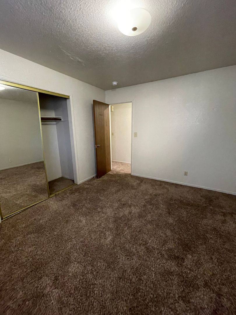 Townhouse for rent at 616 W Yosemite, Merced, CA 95340