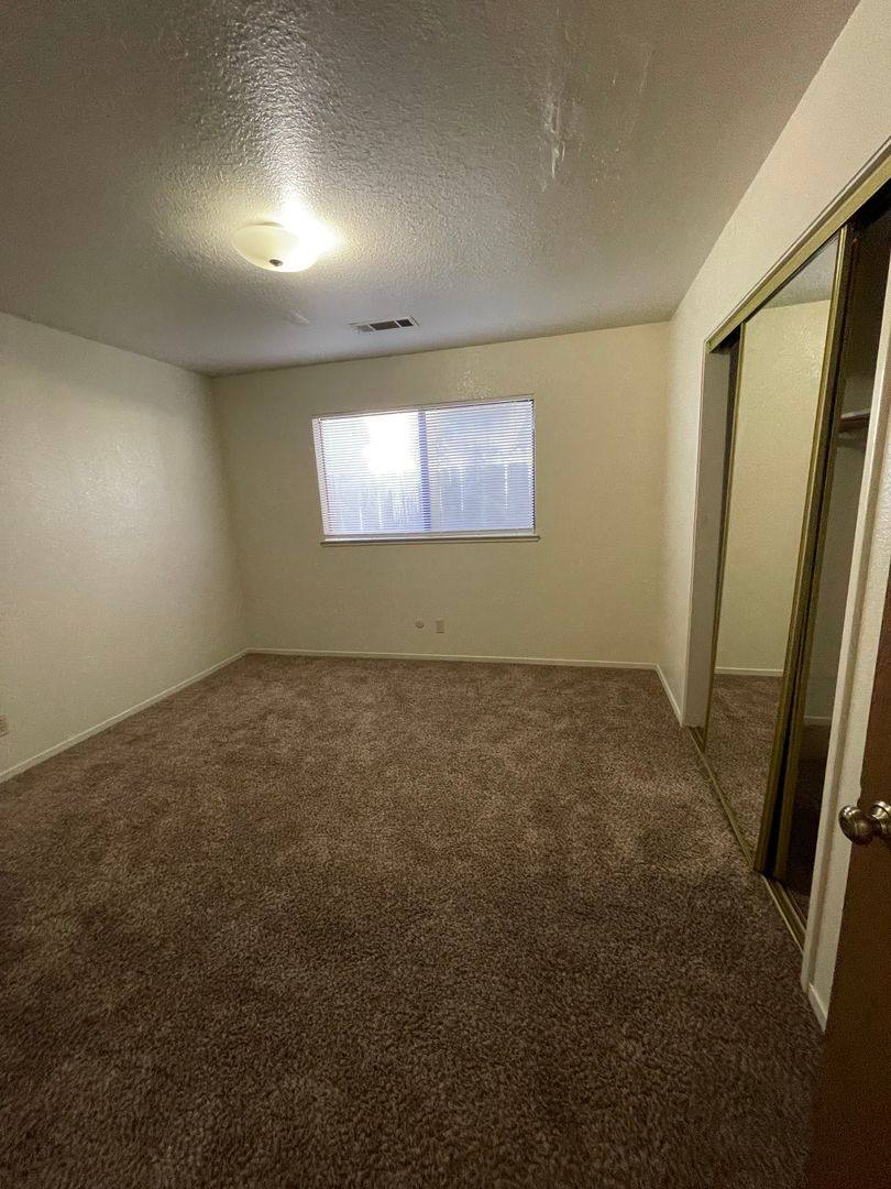 Townhouse for rent at 616 W Yosemite, Merced, CA 95340