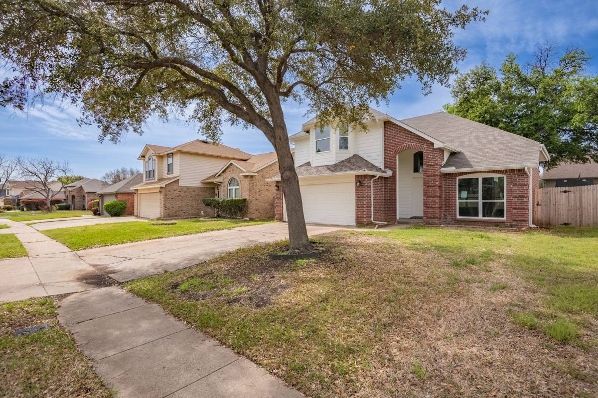 House for rent at 2318 Bennington Dr, Arlington, TX 76018