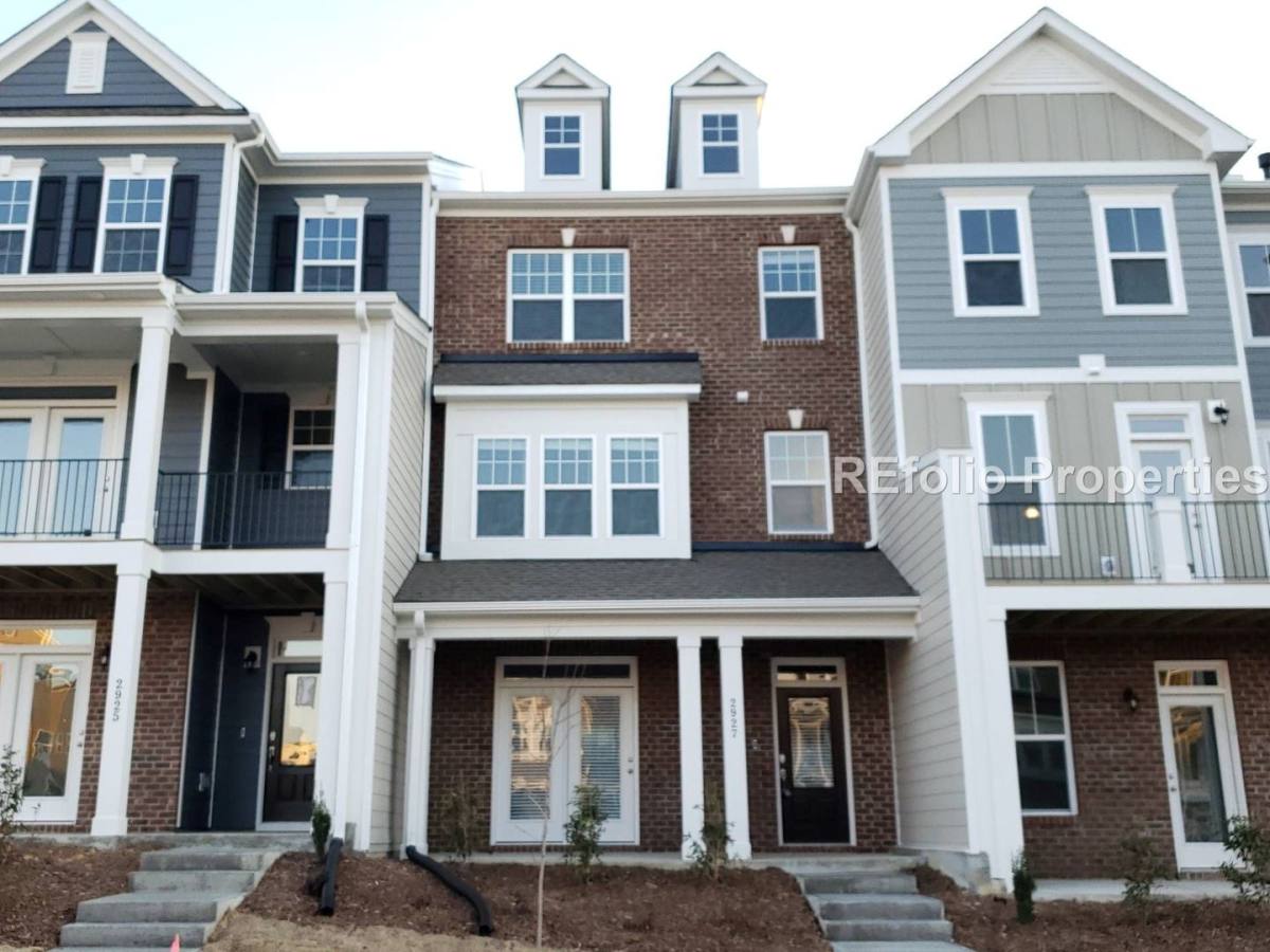 Townhouse for rent at 2927 Great Lawn Rd, Apex, NC 27502